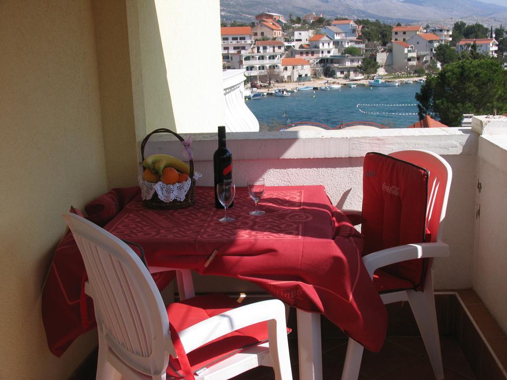 Apartmani Delfin Grebastica Exterior photo