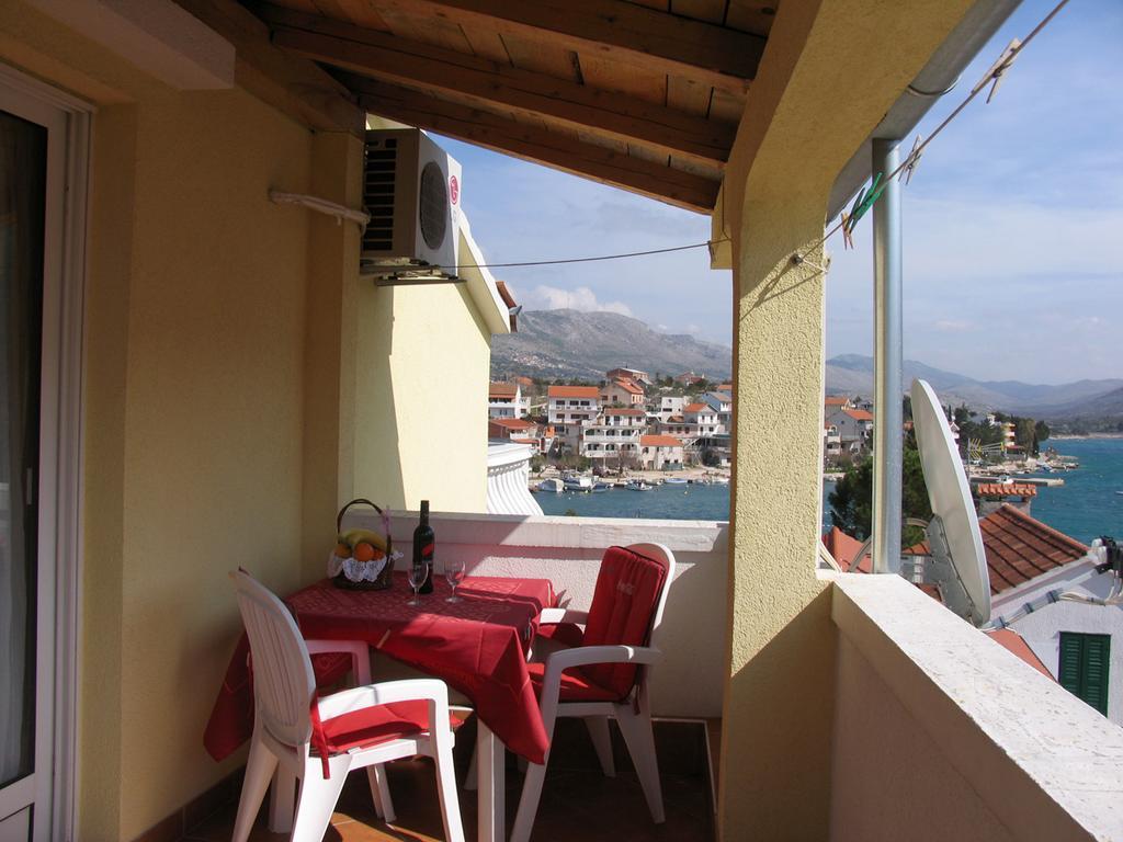 Apartmani Delfin Grebastica Exterior photo