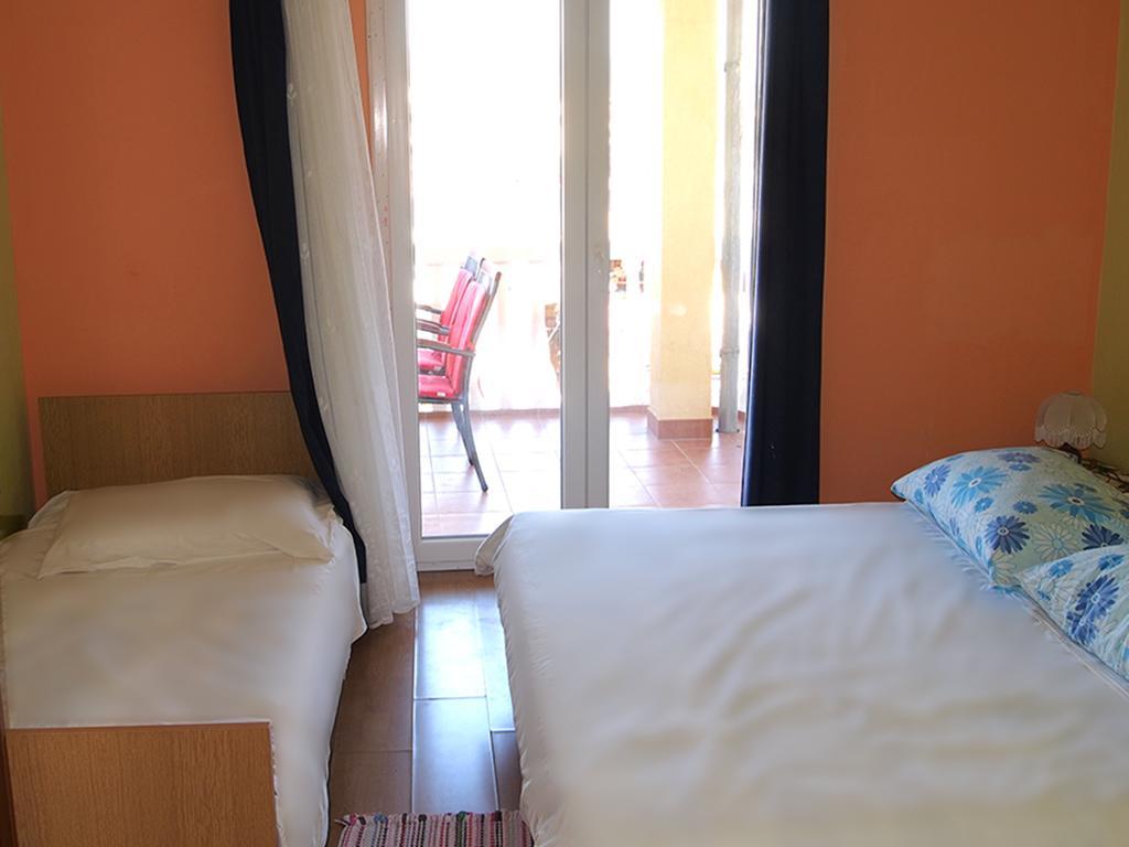 Apartmani Delfin Grebastica Exterior photo