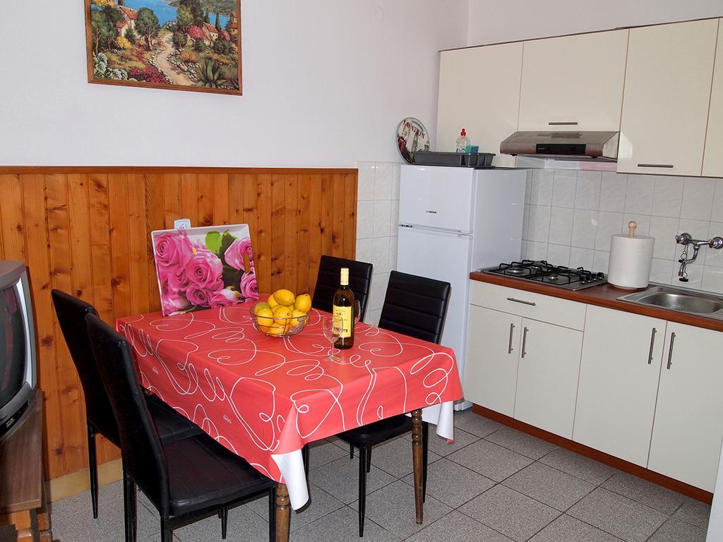 Apartmani Delfin Grebastica Exterior photo