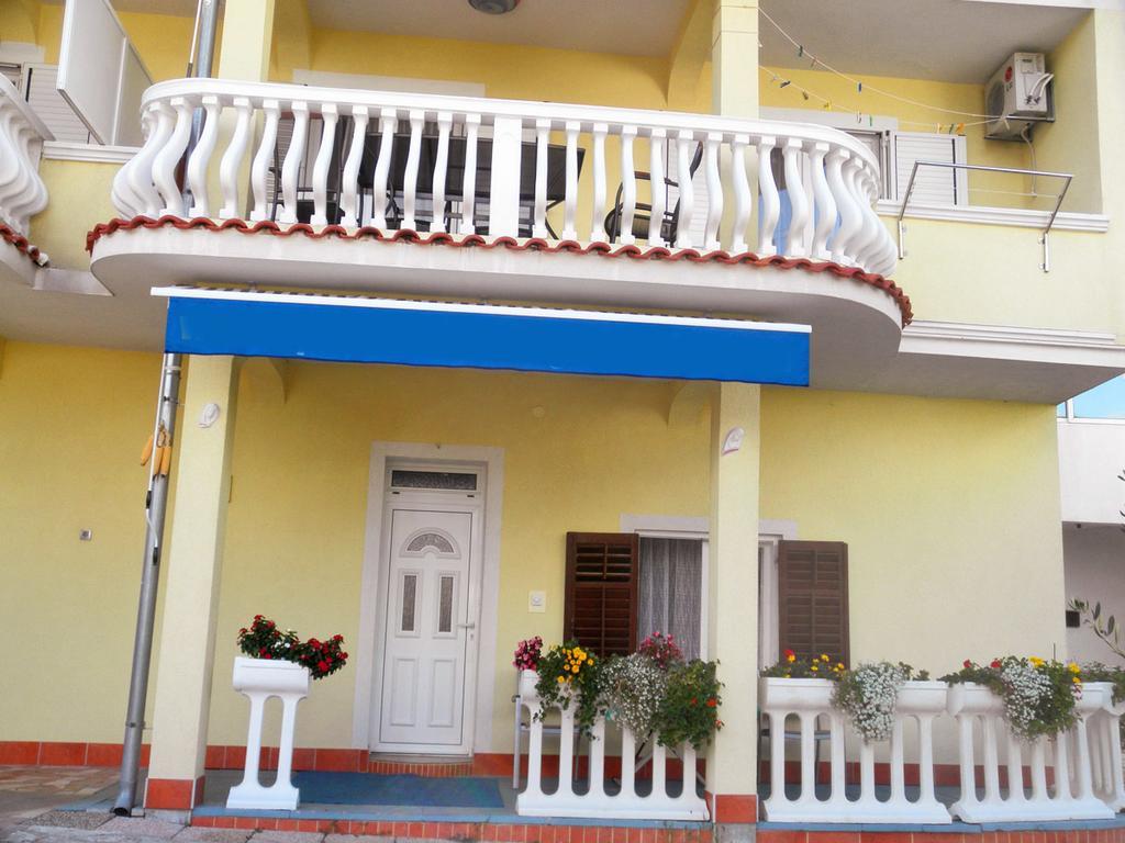Apartmani Delfin Grebastica Exterior photo