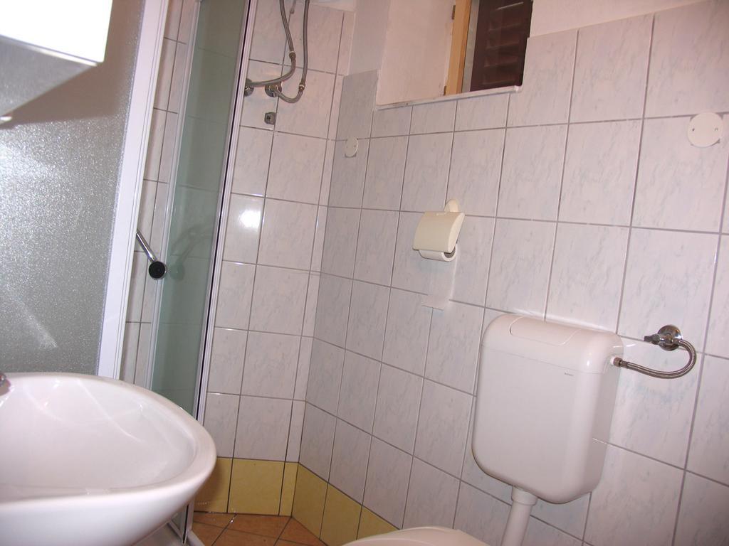 Apartmani Delfin Grebastica Exterior photo