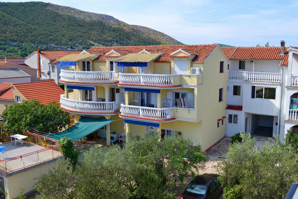 Apartmani Delfin Grebastica Exterior photo